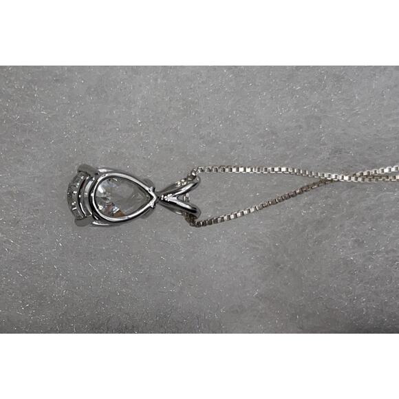 14kt White Gold 2 Carat Pear Lab Diamond Color Grade G-H Clarity Grade SI1-S12 - Picture 14 of 16